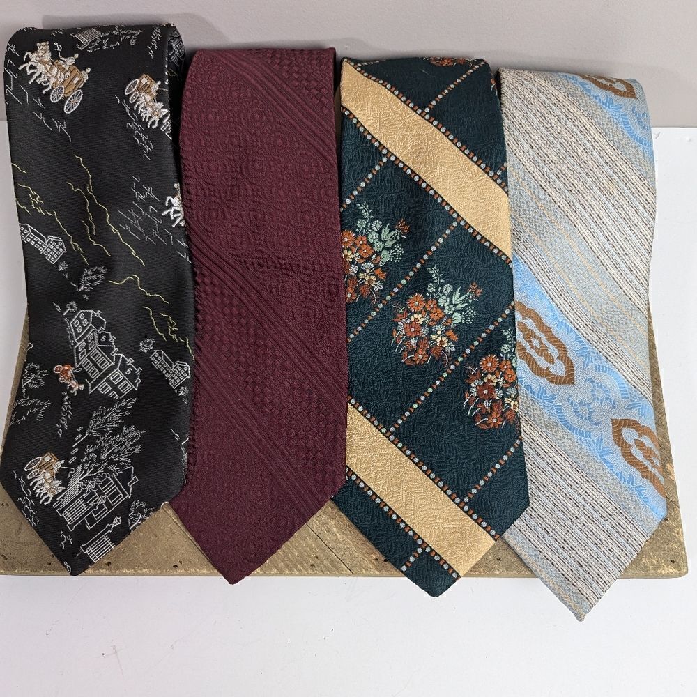 Vintage Schiaparelli mens neck tie, 1970s extra wide tie for men, disco, retro
